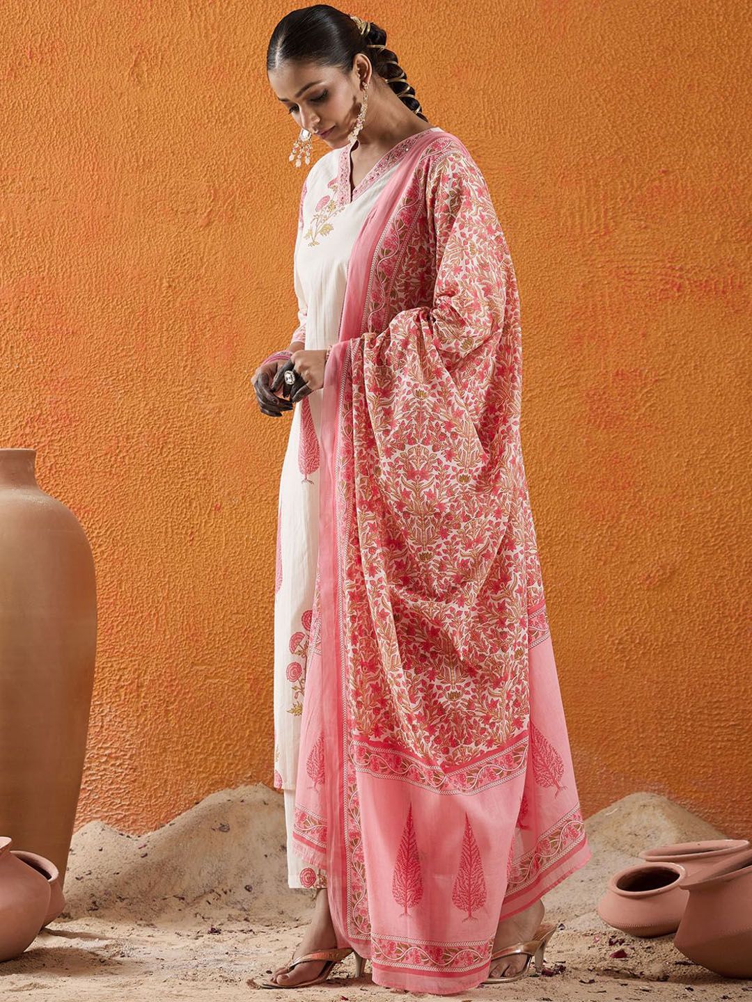 Women Floral Printed Regular Pure Cotton Kurta with Trousers & With Dupatta