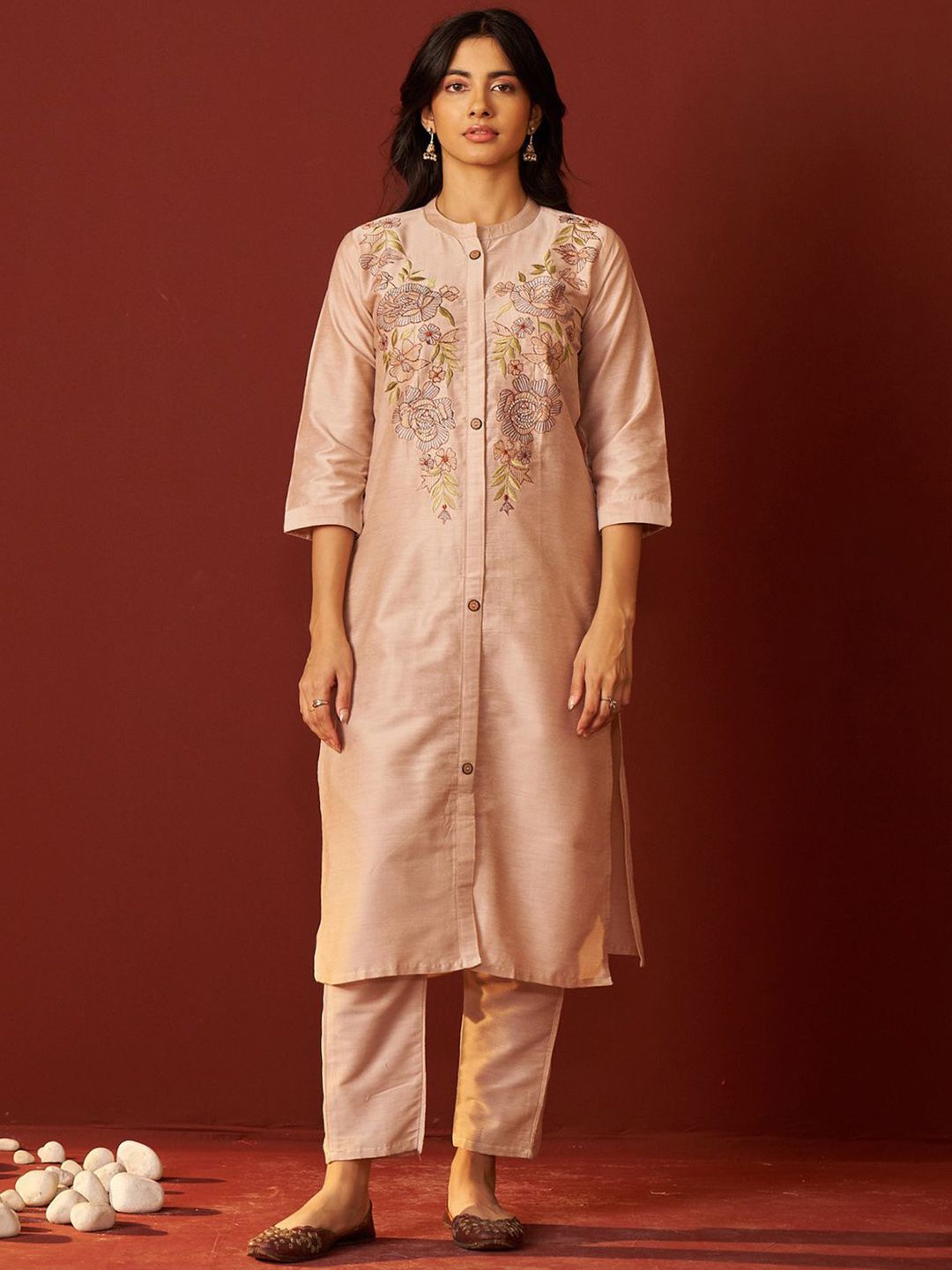 Women Floral Embroidered Cotton Kurta with Trousers