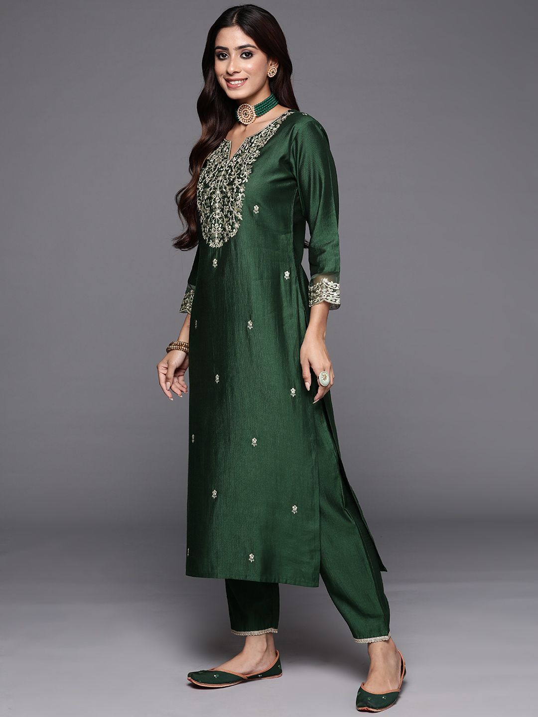 Dhiyona IE Women Embroidered Straight Kurta & Trousers With Dupatta