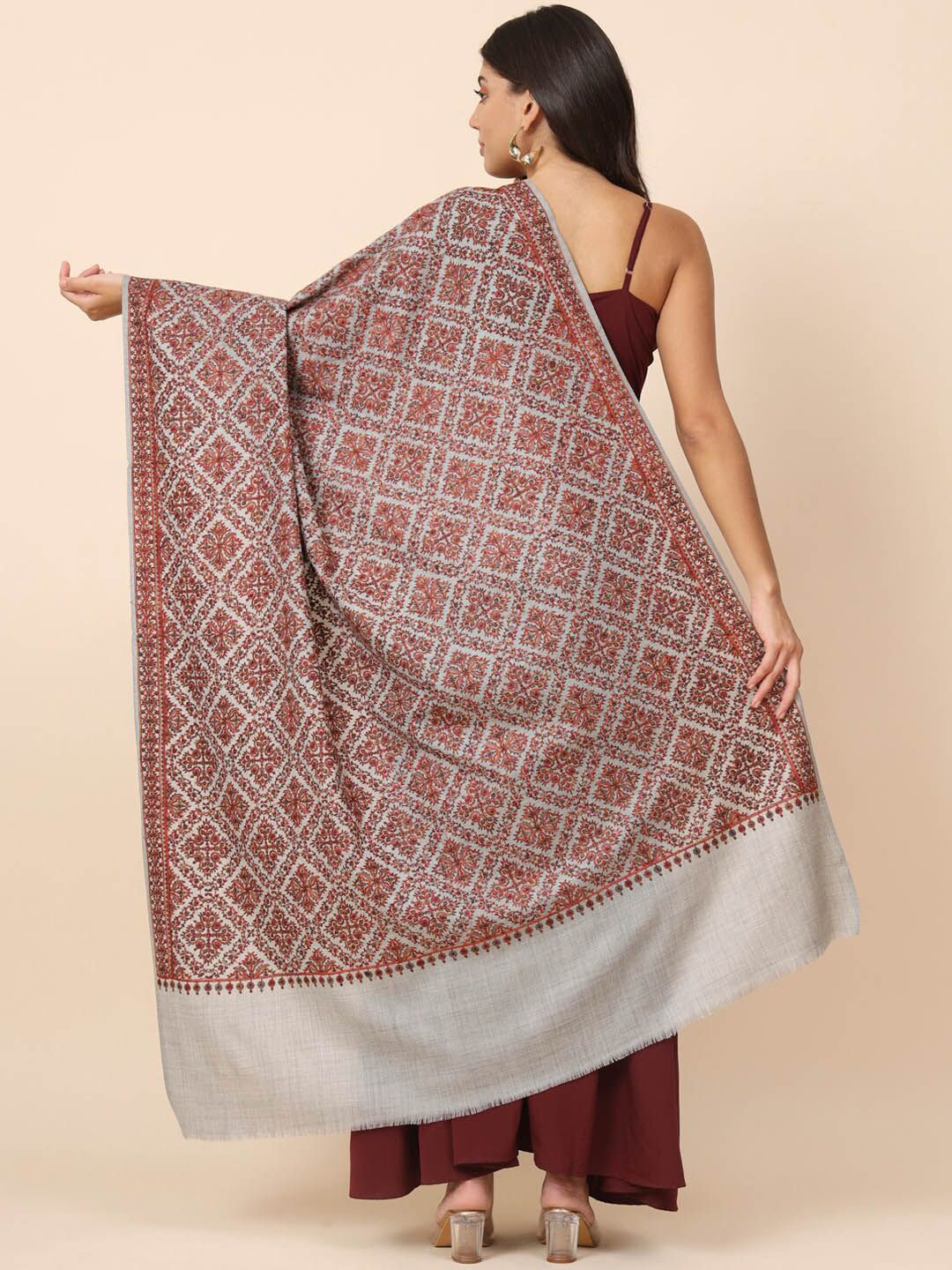 Dhiyona PA Floral Embroidered Pure Woolen Shawl