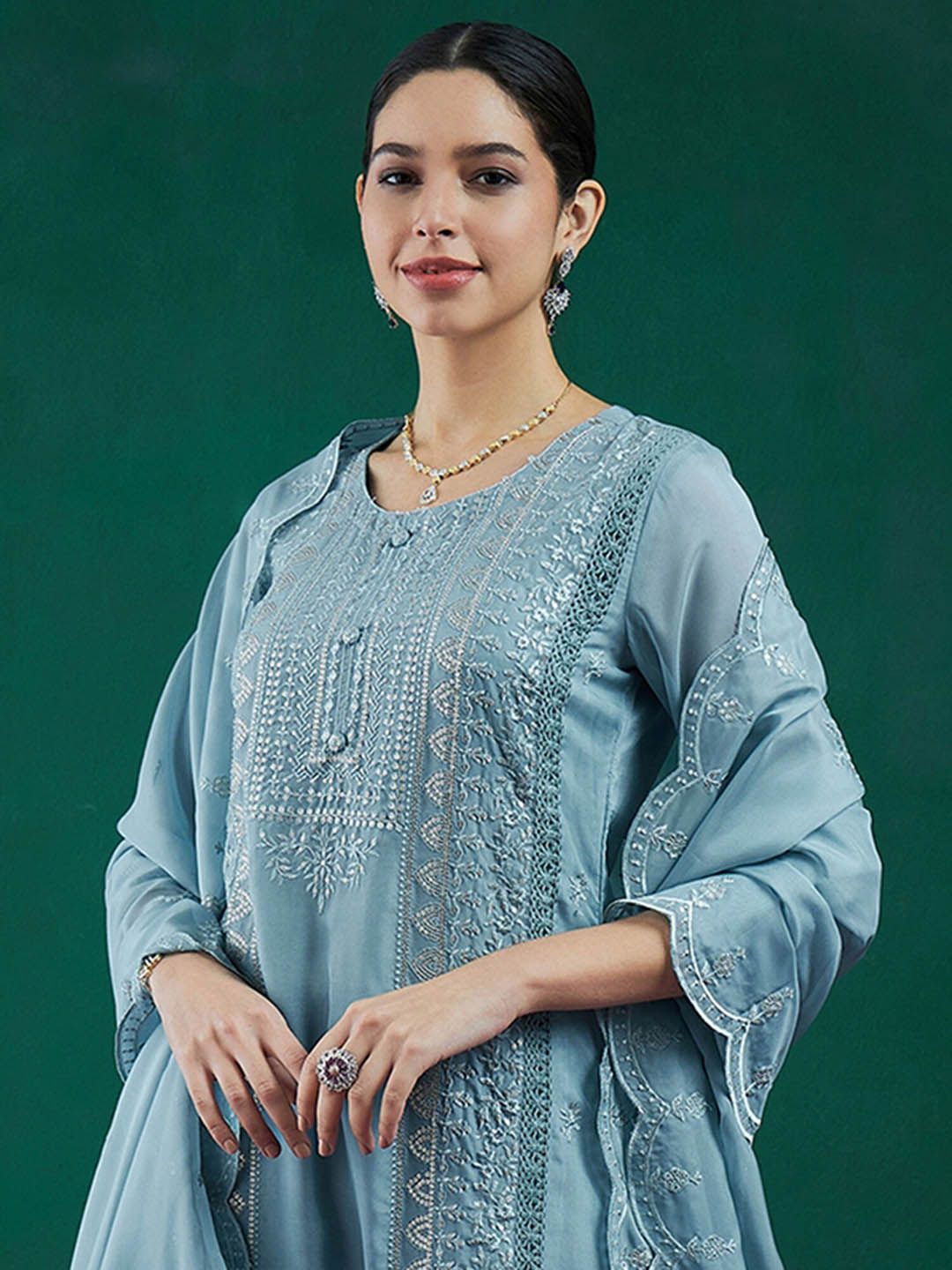 Ethnic Motifs Embroidered Regular Thread Work Kurta With Trousers & Dupatta