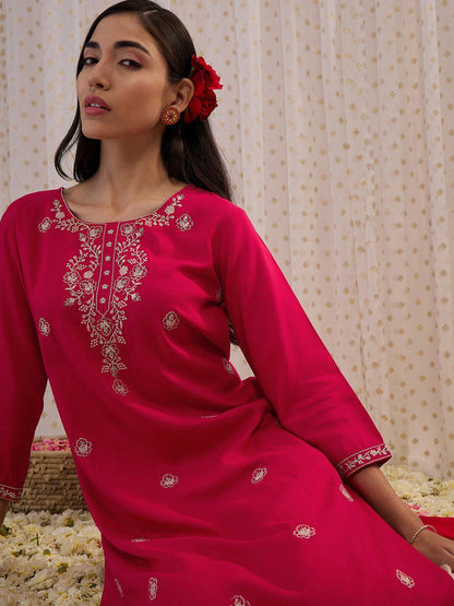 Dhiyona IE Floral Embroidered Round Neck Three-Quarter Sleeves Floral Kurta