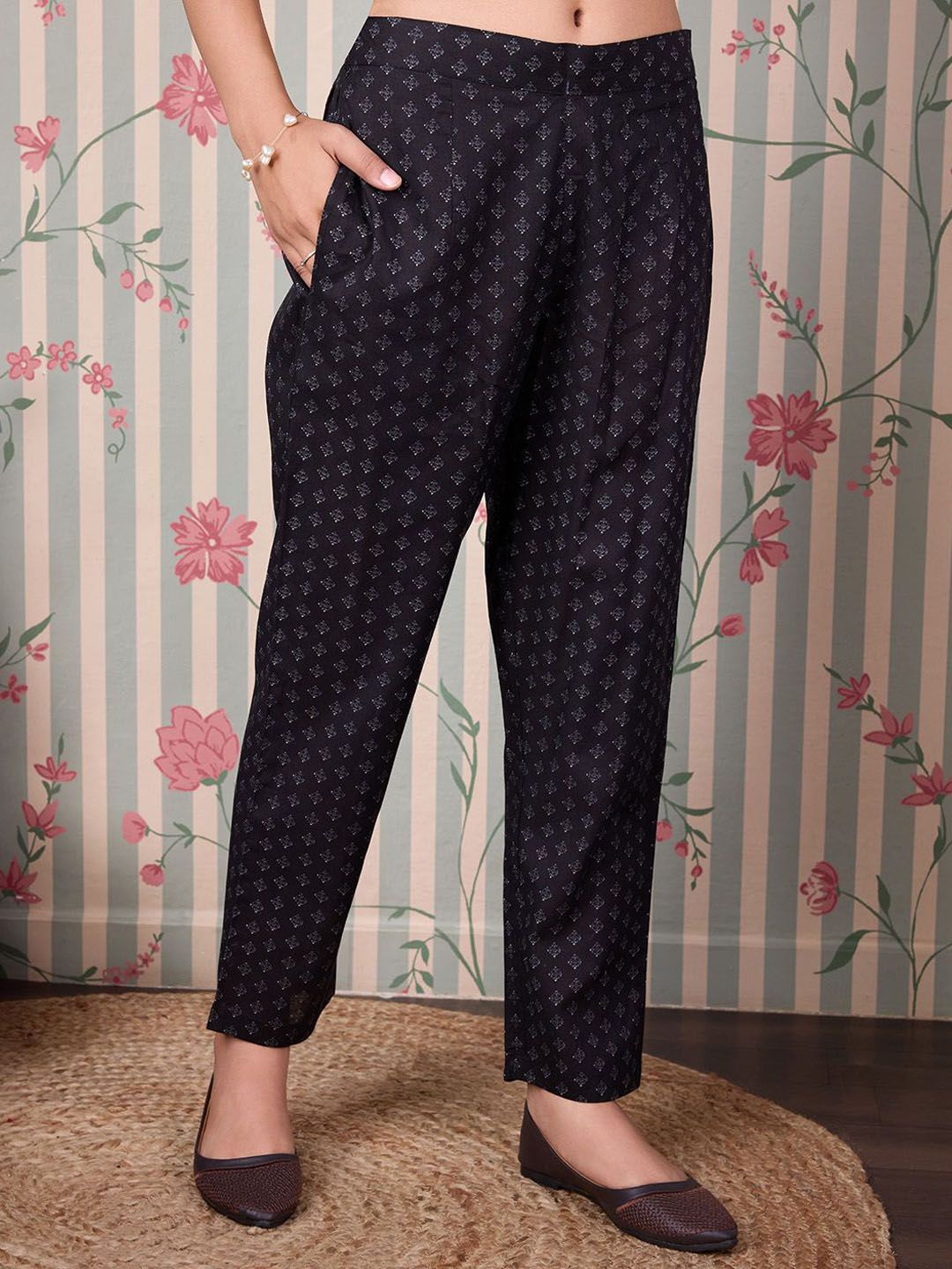Dhiyona OD  Abstract Printed Regular Pure Cotton Kurta with Trousers & Dupatta