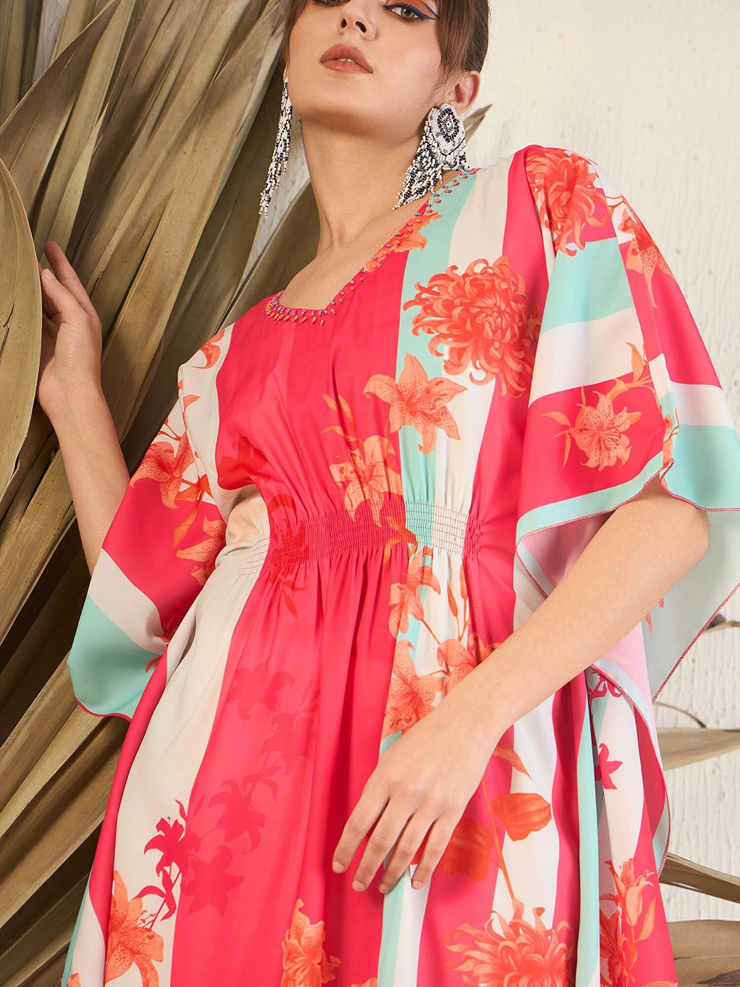 Dhiyona IE Women Floral Printed Gotta Patti Kurta