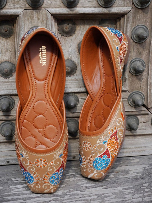 Dhiyona AK Embellished Mojaris