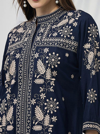 Ethnic Motifs Embroidered Thread Work Kurta With Trousers