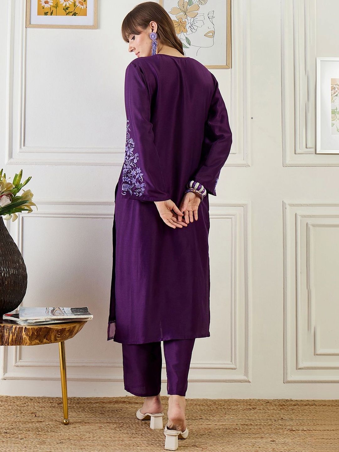 Women Ethnic Motifs Embroidered Regular Thread Work Kurta with Trousers