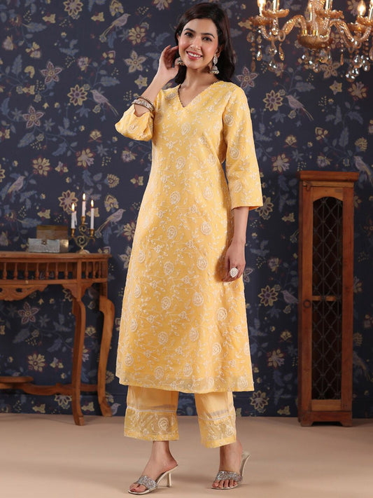 Dhiyona PD Women Ethnic Floral Embroidered Sequined Kurta With Palazzos