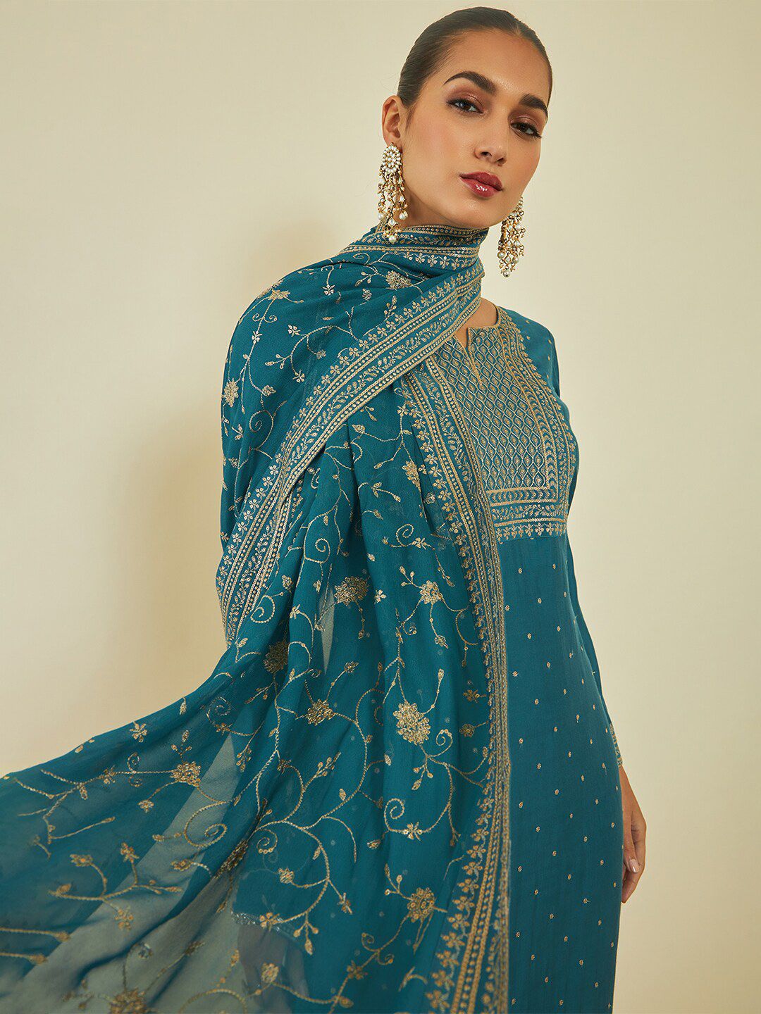 Dhiyona SO Women's Floral Embroidered Regular Sequinned Kurta With Trousers & With Dupatta