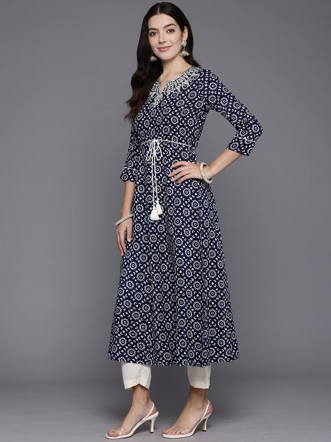 Dhiyona IE Floral Printed Notch Neck A-line Kurta
