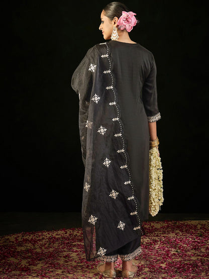 Ethnic Motifs Embroidered Gotta Patti Straight Kurta with Trousers & Dupatta
