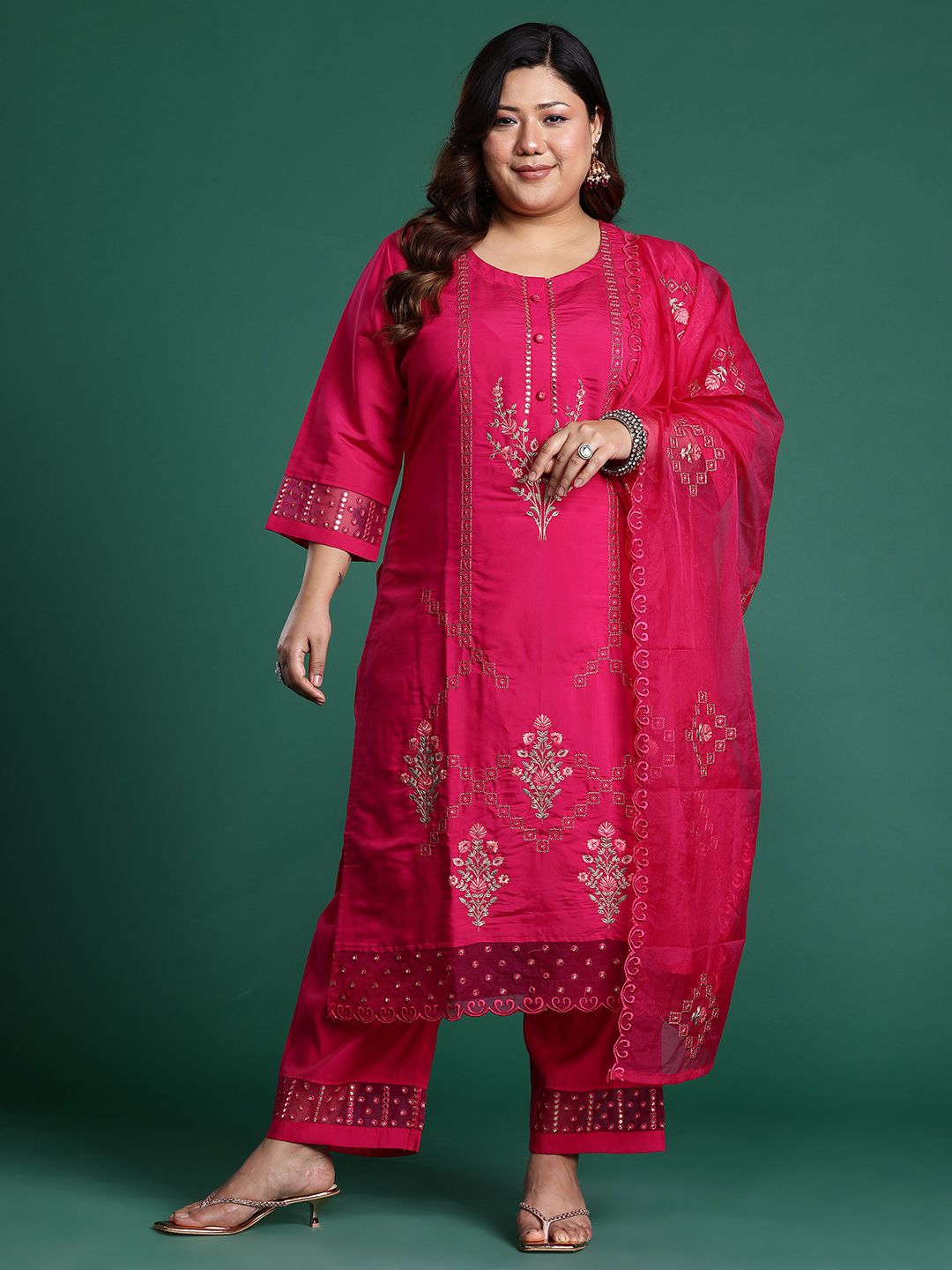 Plus Size Ethnic Motifs Embroidered Mirror Work Kurta Set