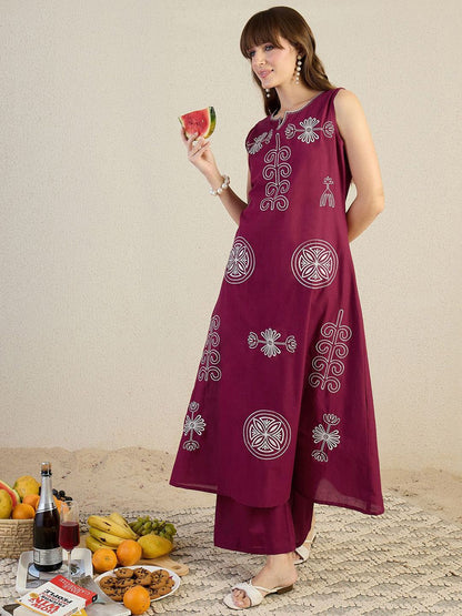 Floral Embroidered Notch Neck Thread Work Pure Cotton Straight Kurta & Palazzos