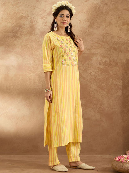 Dhiyona IE Women Floral Embroidered Regular Thread Work Pure Cotton Kurta with Trousers