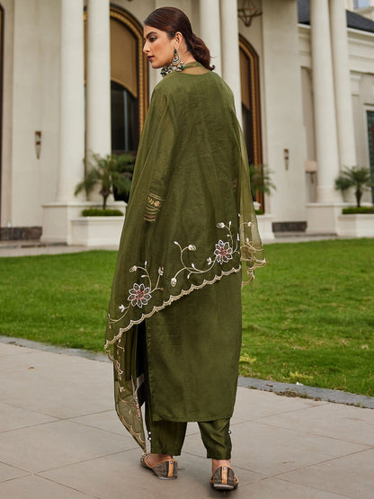 Women Floral Embroidered Regular Kurta with Trousers & With Dupatta