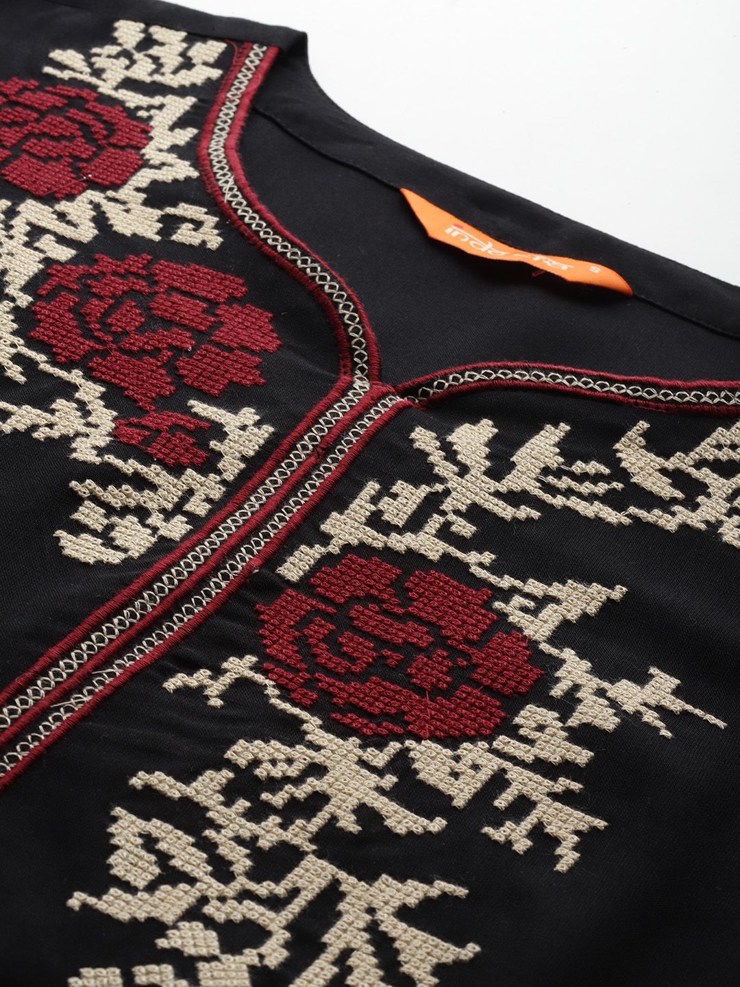 Dhiyona IE Floral Embroidered Thread Work Kurta