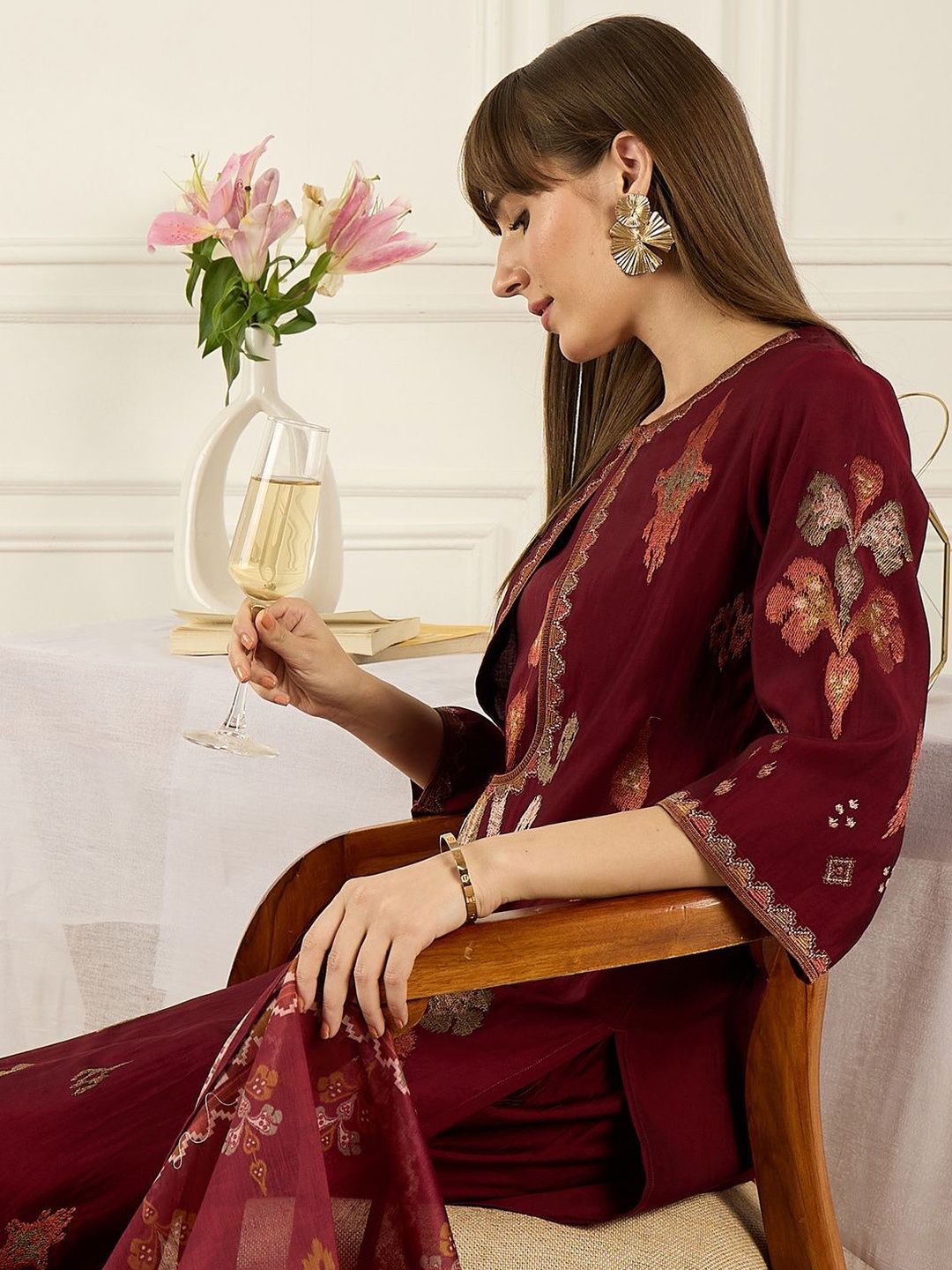 Ethnic Motifs Embroidered Round Neck Thread Work Kurta With Trousers & Dupatta