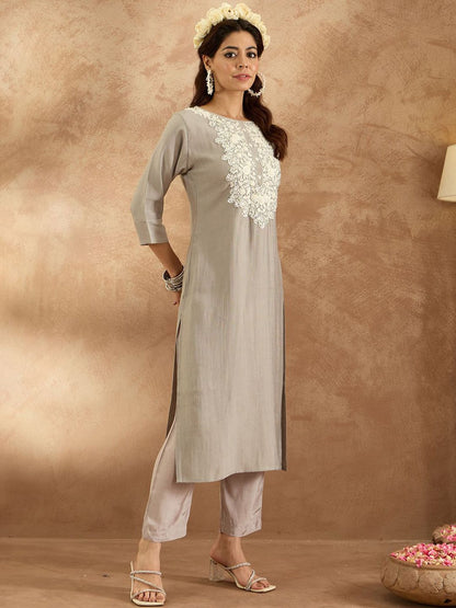 Women Ethnic Motifs Embroidered Regular Thread Work Kurta with Trousers