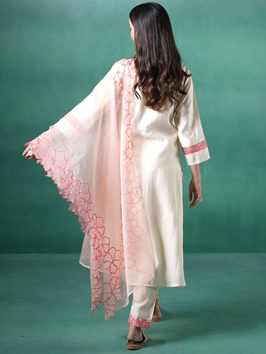 Floral Embroidered Thread Work Straight Kurta With Trousers & Dupatta