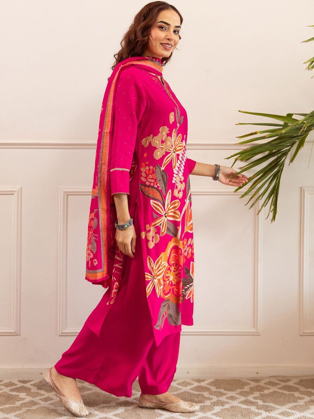 Women Floral Printed Kurta with Palazzos & Dupatta