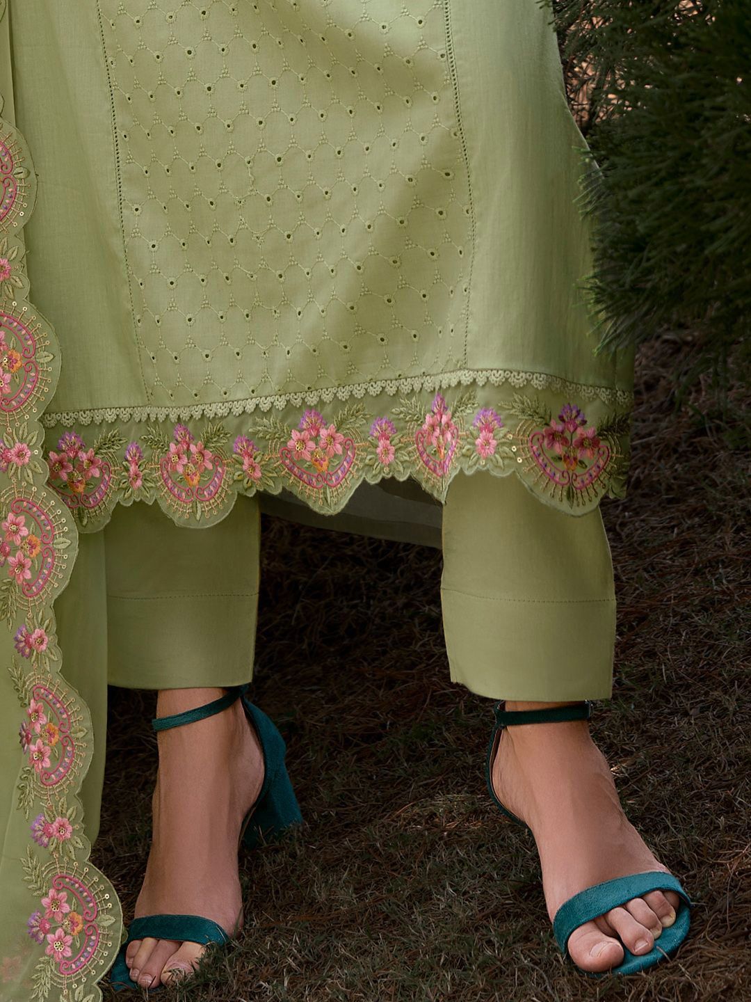 Women Floral Embroidered Regular Sequinned Cotton Kurta with Trousers & Dupatta