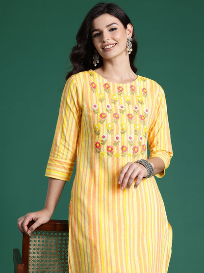 Dhiyona IE Floral Embroidered Thread Work Pure Cotton Kurta with Trousers