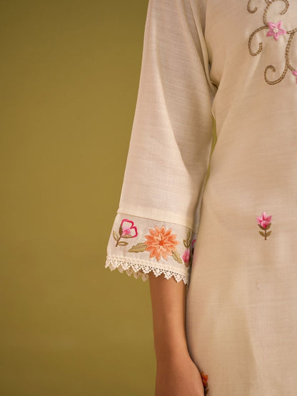 Women Floral Embroidered Regular Thread Work Kurta with Trousers & With Dupatta