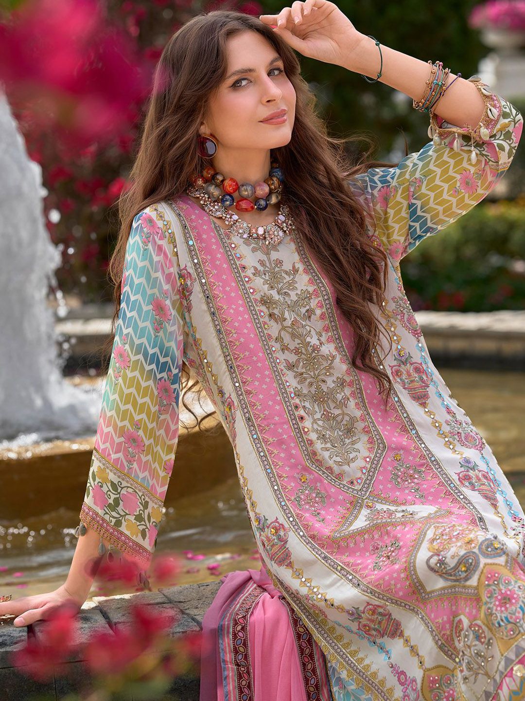 Women Floral Printed Regular Mirror Work Liva Kurta with Palazzos & With Dupatta