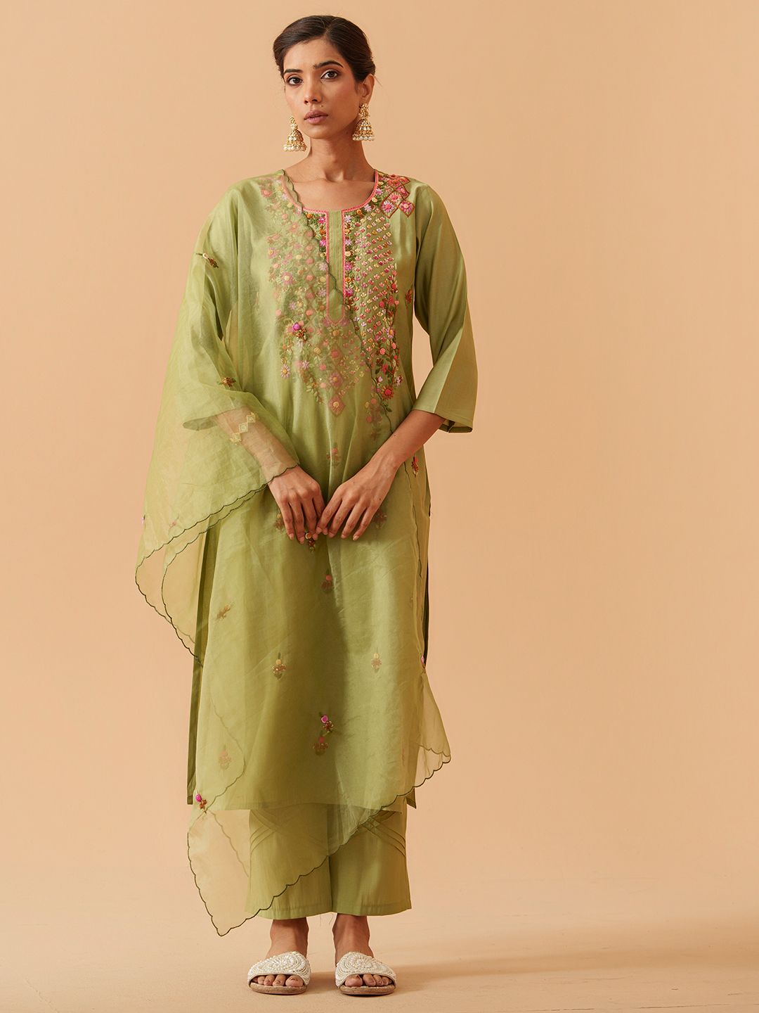 Dhiyona PD Women Embroidered Straight Kurta With Trousers & Dupatta