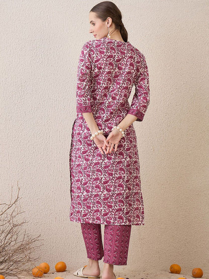 Dhiyona IE Paisley Printed V-Neck Pure Cotton Straight Kurta With Trousers
