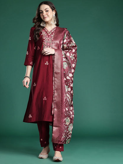 Dhiyona IE Women Floral Embroidered Thread Work Kurta With Trousers & Dupatta