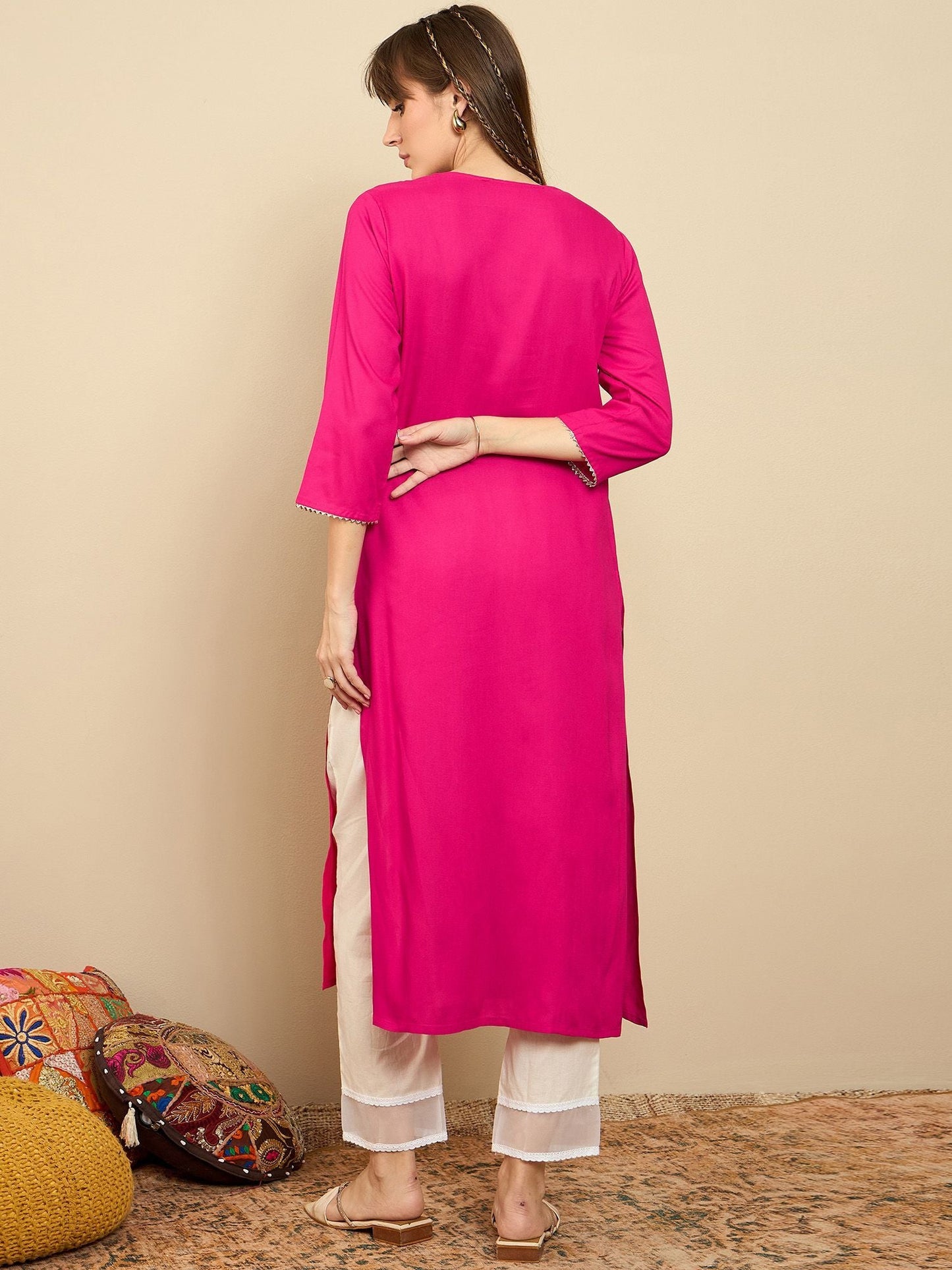 Dhiyona IE Floral Embroidered Round Neck Sequinned Machine Weave Straight Kurta