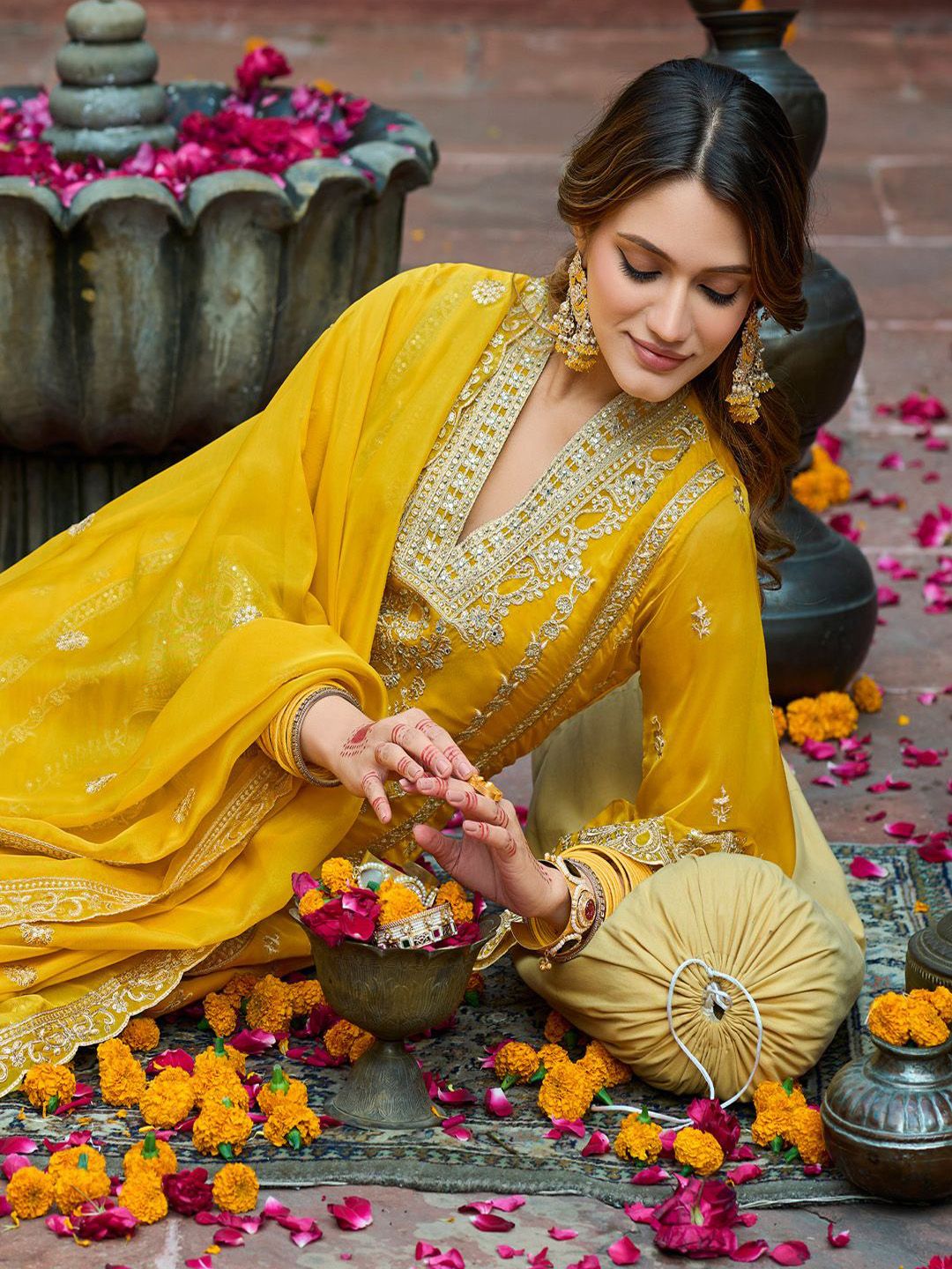 Floral Embroidered V-Neck Zari Organza Kurta With Trousers And Dupatta