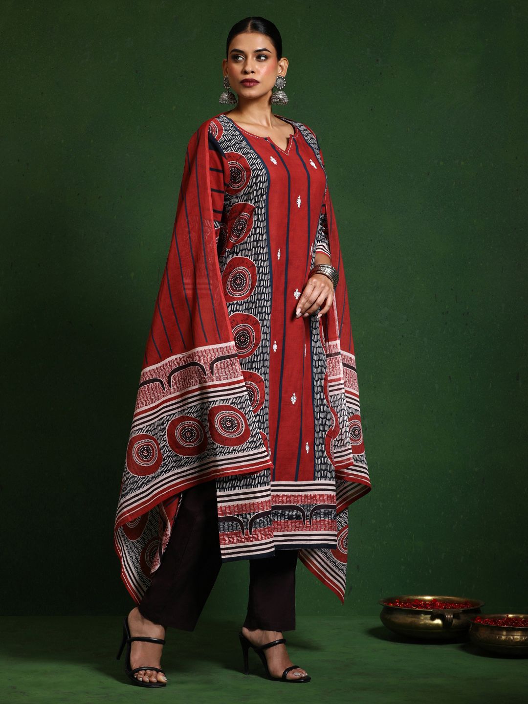 Dhiyona VA Women's Printed Regular Pure Cotton Kurta with Trousers & With Dupatta