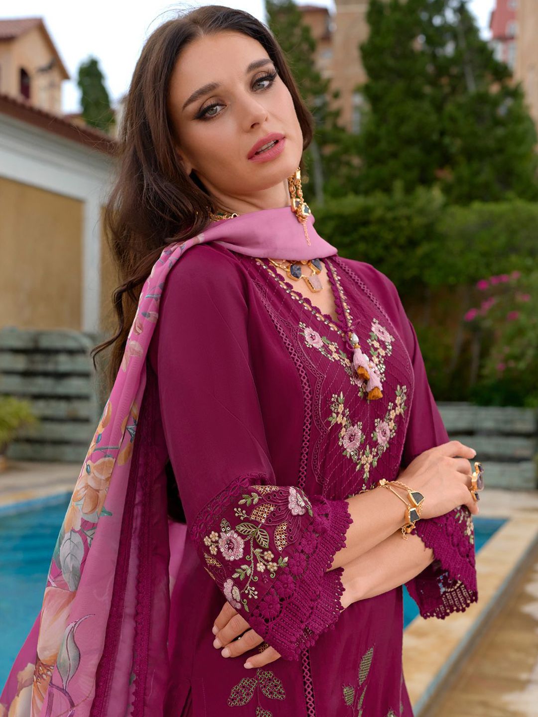 Women Floral Embroidered Regular Thread Work Pure Silk Kurta with Trousers & With Dupatta