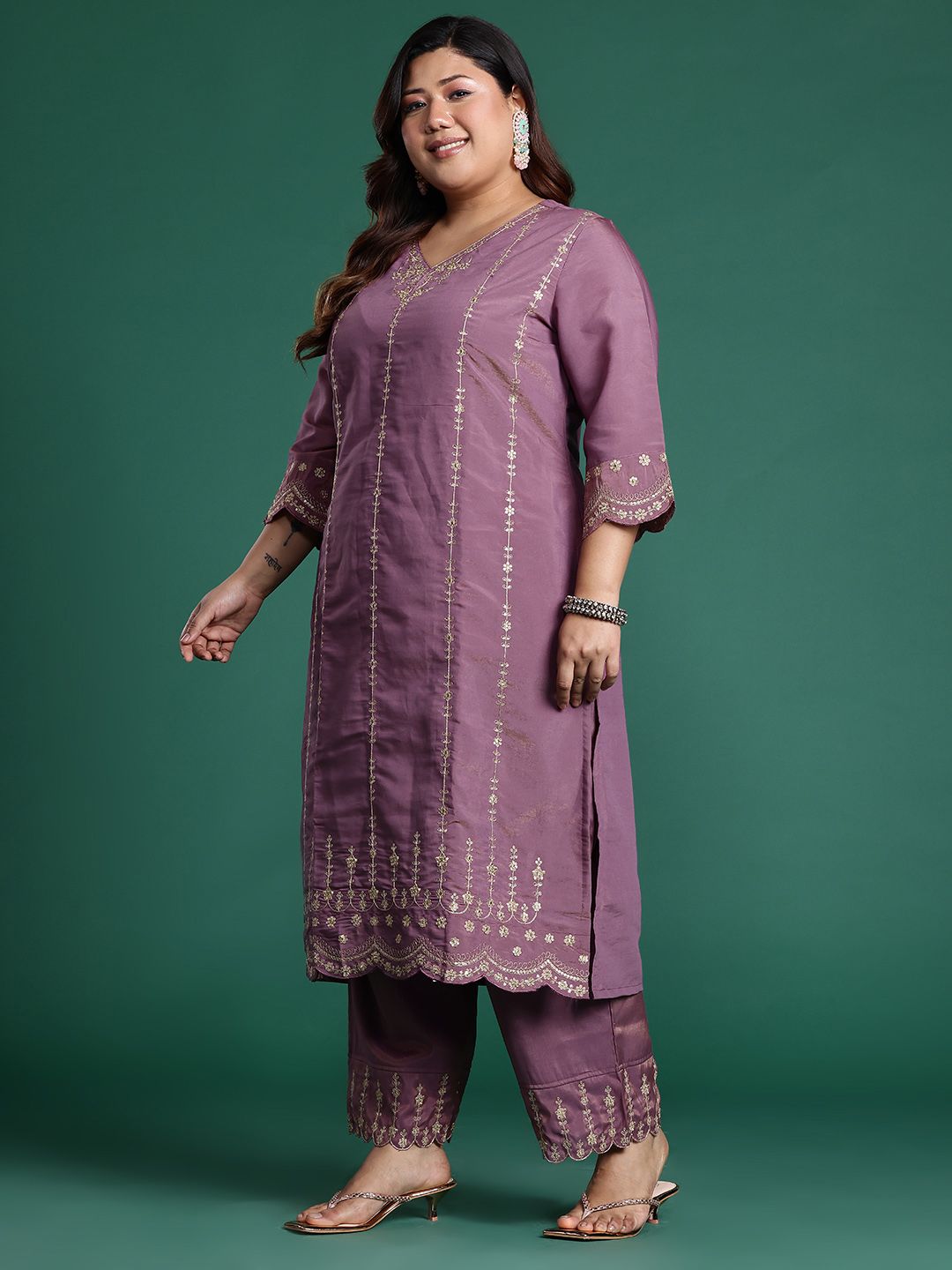 Dhiyona IE Plus Size Ethnic Motifs Embroidered Sequinned Kurta with Trousers & With Dupatta