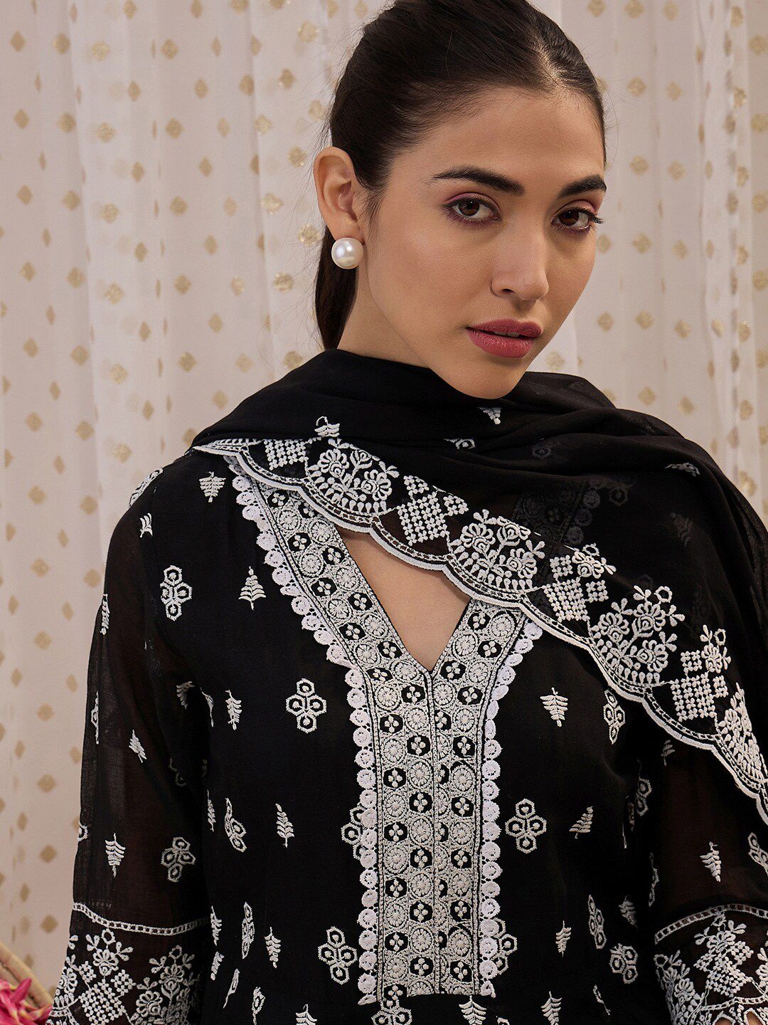 Floral Embroidered V-Neck Pure Cotton Straight Kurta with Trousers & Dupatta