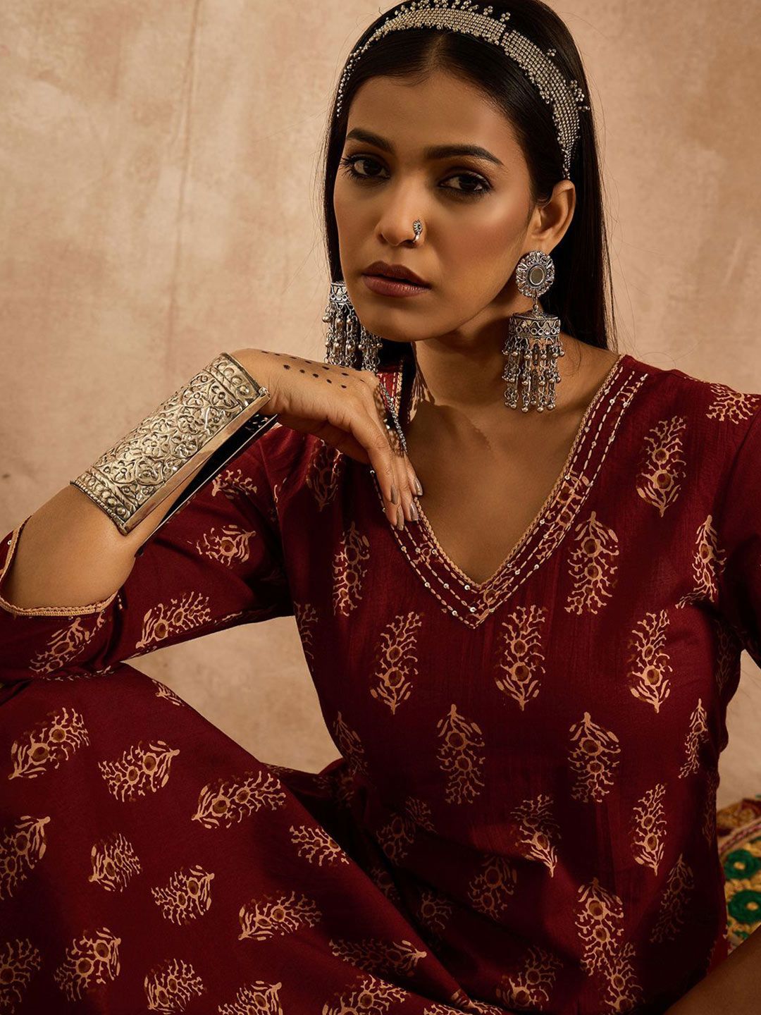 Dhiyona IE Floral Printed V-Neck Pure Cotton Thread Work Straight Kurta