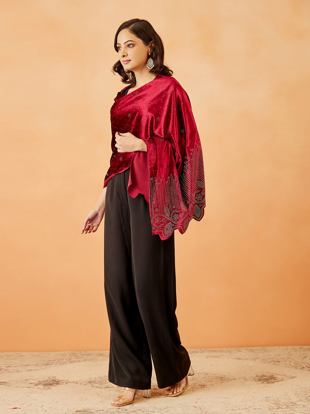 Dhiyona PA Women Paisley Velvet Shawl