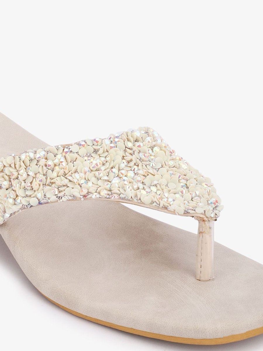 Dhiyona AK Women Embellished T-Strap Flats