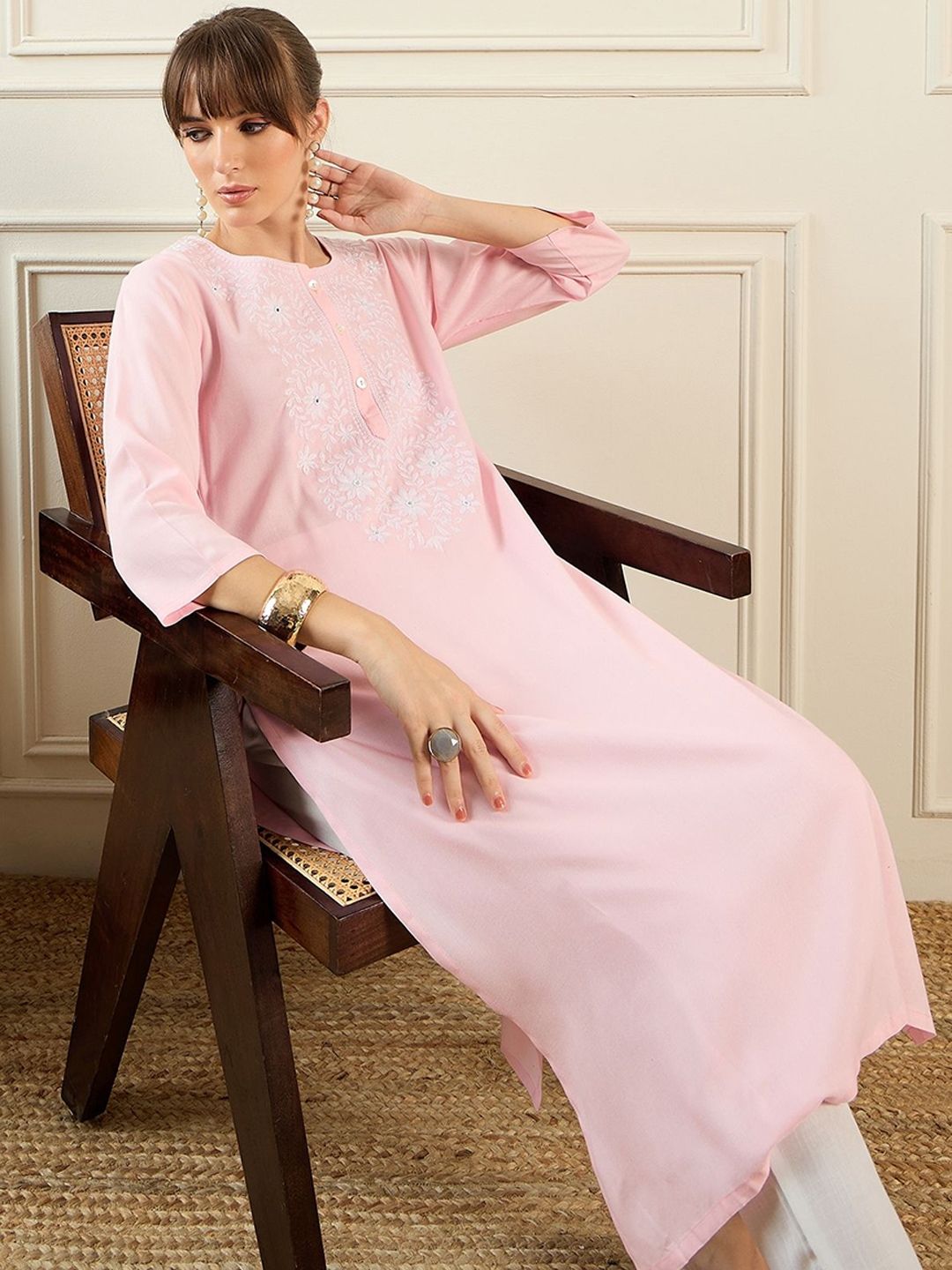 Dhiyona IE Women Floral Embroidered Thread Work Floral Kurta