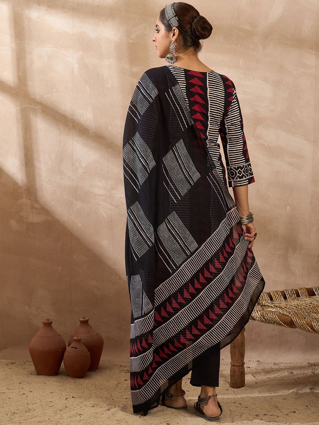 Dhiyona IE Women Printed Regular Thread Work Pure Cotton Kurta with Trousers & With Dupatta