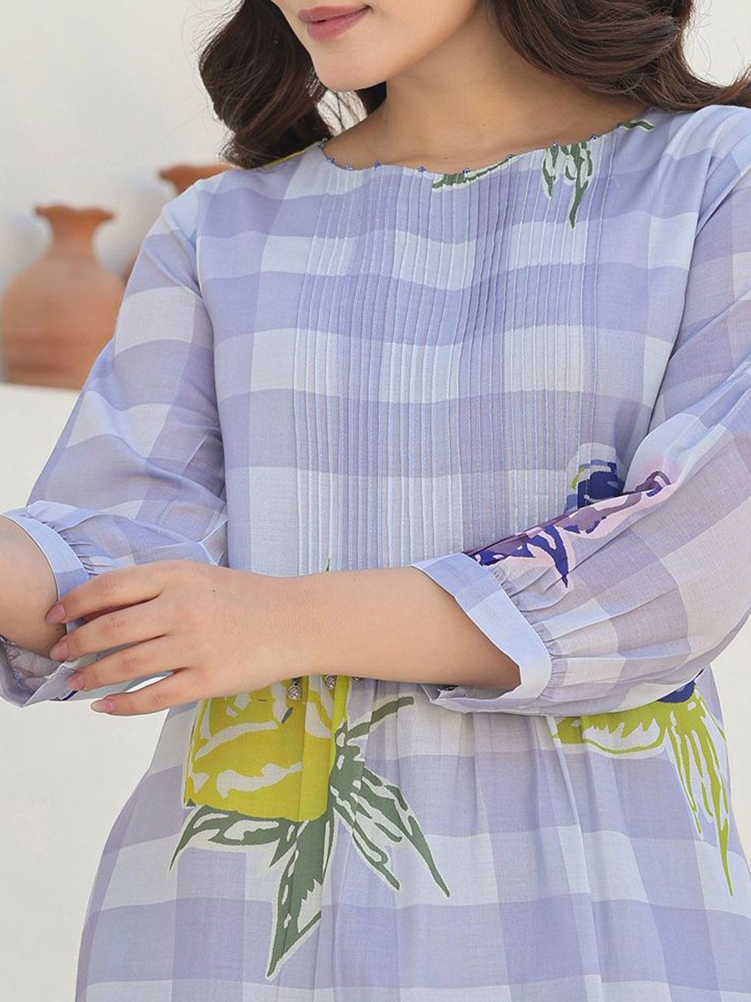 Women Floral Printed Regular Beads and Stones Pure Cotton Kurta with Trousers