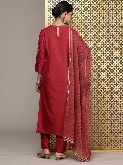 Dhiyona PD Women Floral Embroidered Thread Work Jashn Kurta with Trousers & Dupatta