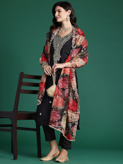 Ethnic Motifs Embroidered Sequinned Kurta With Trousers & Dupatta