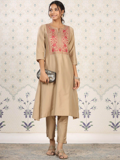 Dhiyona OD  Embroidered Kurta with Trousers