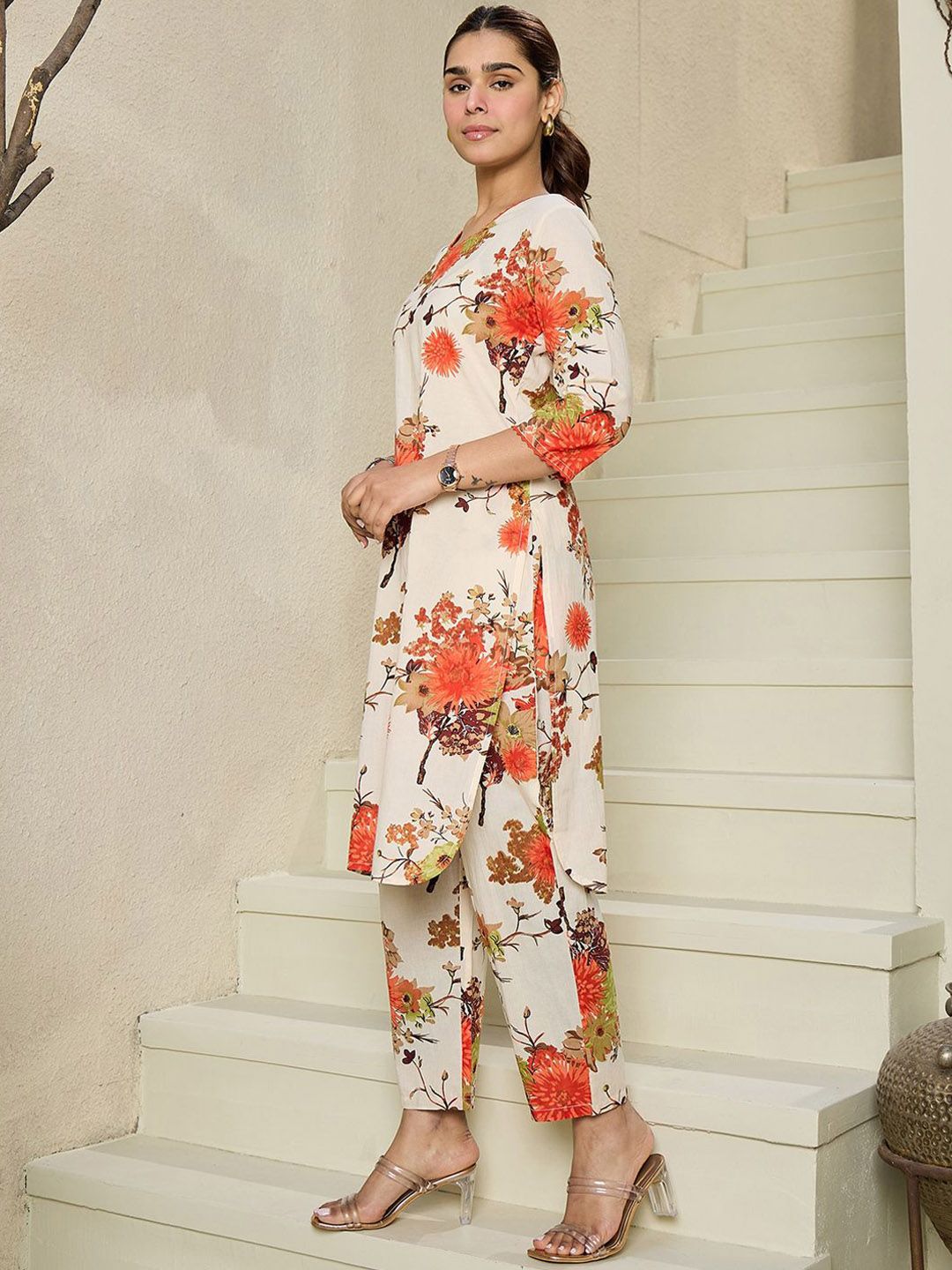 Dhiyona IE Floral Printed V-Neck Pure Cotton Straight Kurta with Trousers