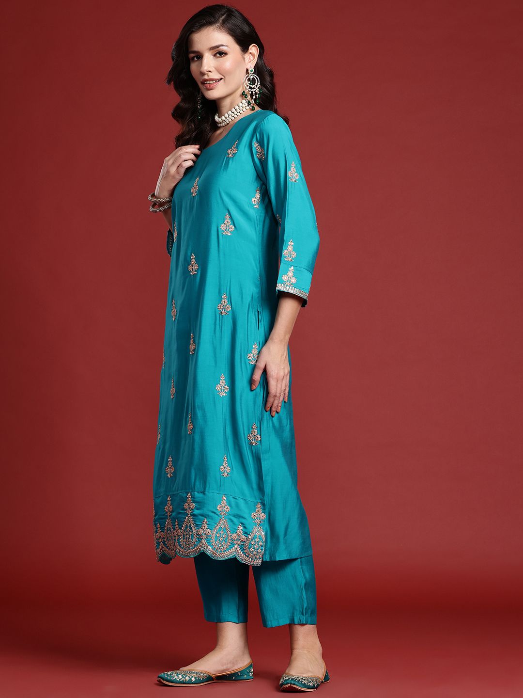 Ethnic Motifs Embroidered Sequinned Kurta With Trousers & Dupatta