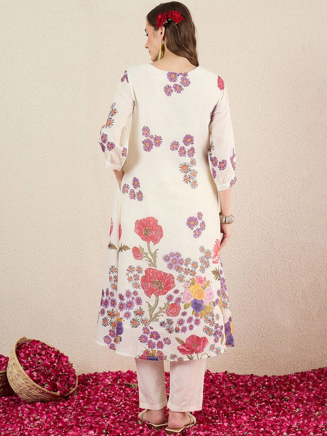 Dhiyona IE Women Floral Printed Cotton Kurta with Trousers