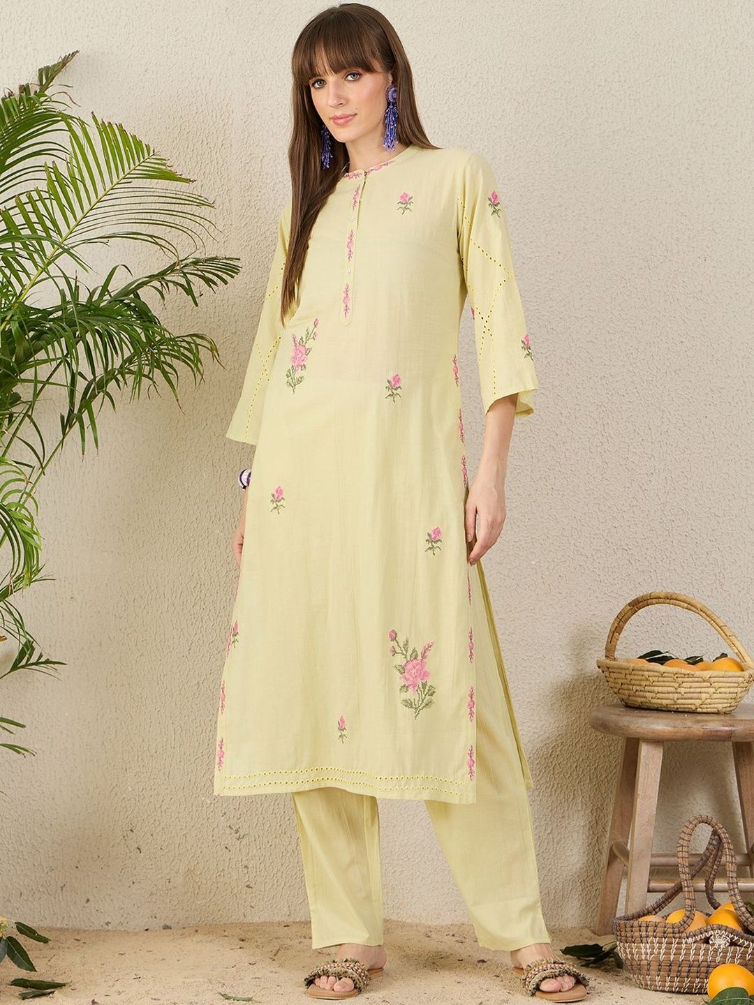 Dhiyona IE Women Floral Embroidered Regular Beads and Stones Pure Cotton Kurta with Trousers